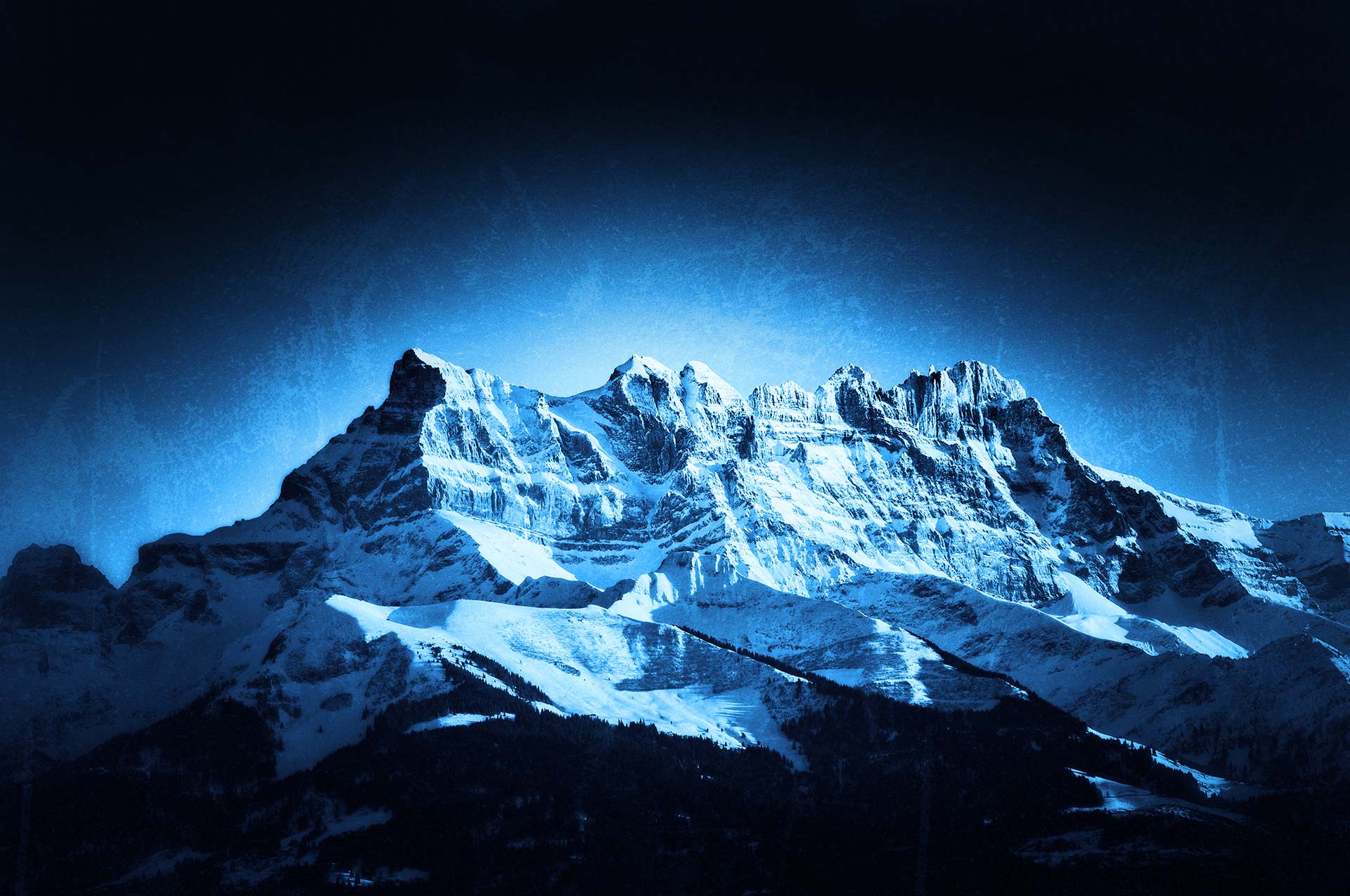Bienvenue sur un site entièrement dédié à une montagne, les Dents du Midi